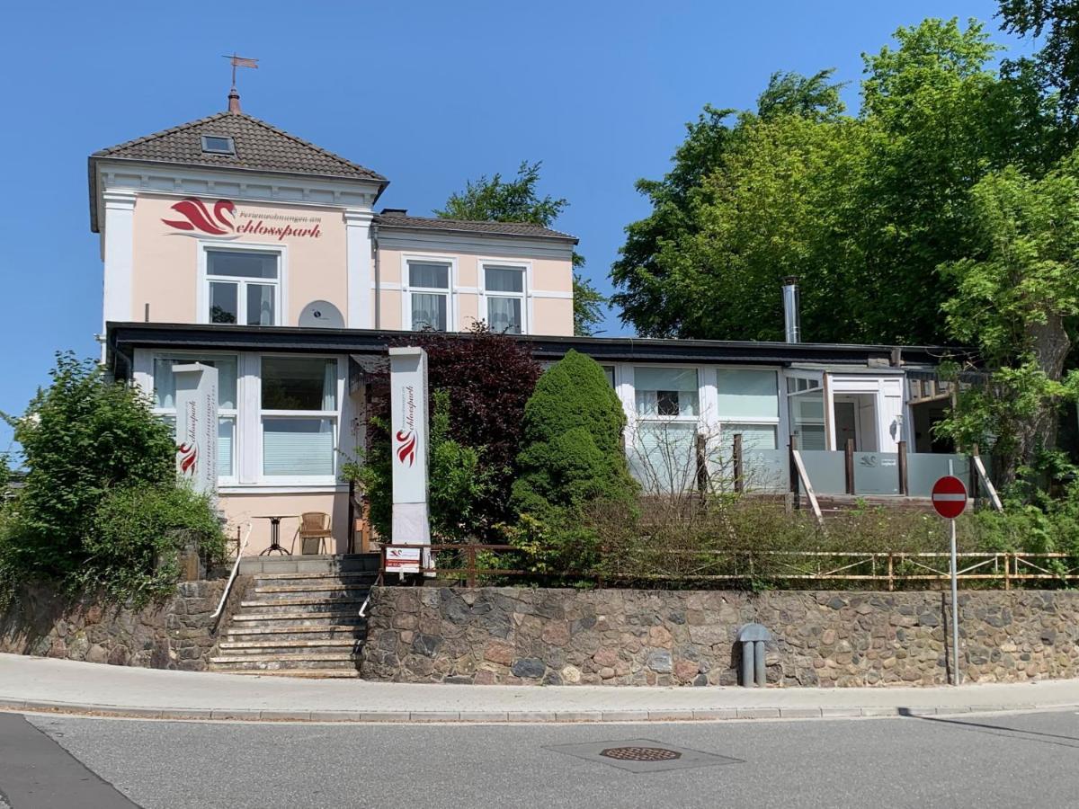 Appartamento Am Schlosspark - App Ostsee-Perle Glücksburg Esterno foto